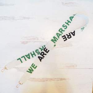 Correa bordada hecha a mano detallada con cuentas de vidrio y ganchos de metal ligeros - Product Image 1