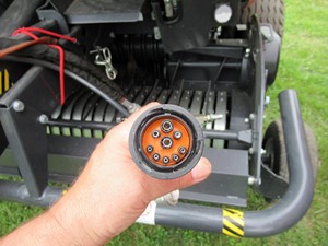Presse à balles de paille Kubota de qualité supérieure, mini-pressoir à rouleaux diesel avec prise de force, garantie de 4 ans, composants essentiels moteur et boîte de vitesses - Product Image 5