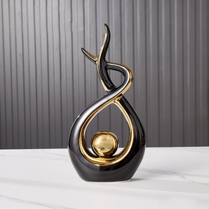 Objet de table tendance de haute qualité Sculpture décorative moderne ajoute une touche artistique élégante à tout espace de vie - Product Image 2