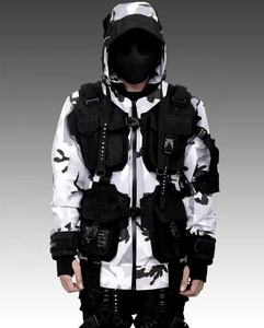 Vente en gros Veste de mode personnalisée Cyberpunk Techwear pour hommes Veste coupe-vent imperméable à capuche noire Streetwear OEM - Product Image 3