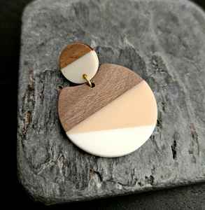 Pendientes Minimalistas de Resina y Madera para Mujer, Joyería Hecha a Mano, Accesorios de Moda para el Día a Día - Product Image 2