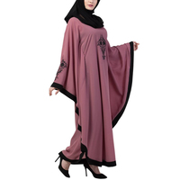Abaya rose brodée avec bordure noire, manches longues, longueur au sol, robe modeste pour femmes, style Moyen-Orient, abaya pour usage quotidien