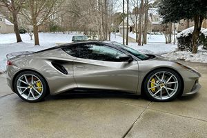 Lotus Emira V6 First Edition 2024 Usado - Product Image 2