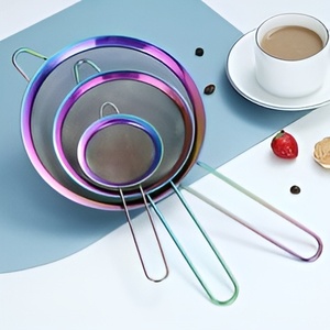 Passoire à thé en laiton moderne en or fini avec une passoire à thé de qualité supérieure pour la cuisine en vrac - Product Image 1