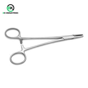 Portaagujas Quirúrgico Profesional de Acero Inoxidable, Diseño Duradero, Portaagujas de Acero Inoxidable para Uso Médico y Veterinario - Product Image 3