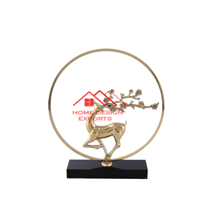 Diseño llamativo Acabado en negro Decoración para el hogar Escultura de metal con acabado dorado con Base de mármol negro Accesorios de decoración para el hogar - Product Image 4