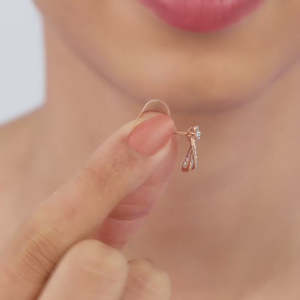 ต่างหูเพชรโรสโกลด์ดีไซน์เก๋ไก๋ ประดับเพชรระยิบระยับ เหมาะสำหรับงานปาร์ตี้ สำหรับผู้หญิง - Product Image 2