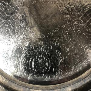 Plateau de service rond traditionnel en argent avec motif gravé, idéal pour les fêtes à domicile, les festivals, les mariages et les occasions spéciales - Product Image 6