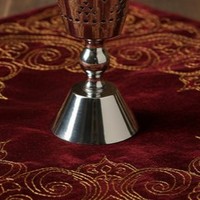Brûleur d'encens Bakhoor en métal argenté de luxe avec découpe géométrique de style arabe pour Majlis, mosquée et usage domestique en Moyen-Orient