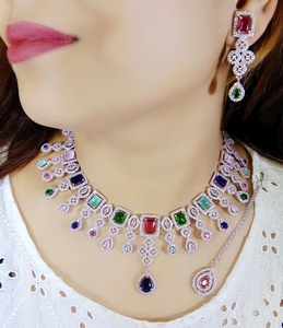 Ensemble de collier anti-ternissement pour femmes indiennes avec boucle d'oreille assortie et bijoux Maang Tika AD pour cadeau de fiançailles de fête de mariage - Product Image 2