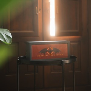 Lampe LED House of the Dragon Targaryen, style élégant avec un design complexe - Product Image 6