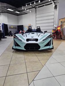 Voiture à 3 roues Sling-shot SLR 2026 avec moteur de 1 997 cm³ et vitesse de 61-80 km/h, livraison rapide - Product Image 3