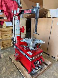 Machine à changer les pneus Heavy Duty CoatsS RC-45 avec pince de jante, garantie complète, en stock - Product Image 1