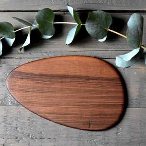 Ensemble de plateaux en bois élégant en matériau perlé Plateaux de service uniques pour la cuisine, le café et la décoration intérieure-Comprend du fromage pour les biscuits - Product Image 1