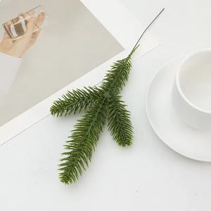 Plantas artificiales Decoraciones navideñas Plantas verdes Hierba de pino Hojas Ramas de pino Adornos pequeños - Product Image 1