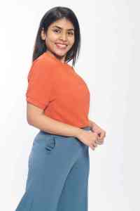 T-shirt décontracté à manches courtes en tricot gaufré orange élégant pour femmes en mélange de polyester léger doux et respirant - Product Image 4