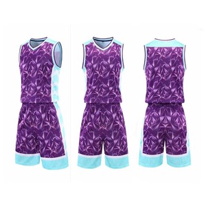 Ensemble d'uniformes de basket-ball personnalisés en polyester respirant pour hommes avec impression par sublimation pour les équipes sportives - Product Image 6