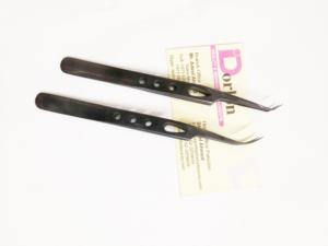 Vente en gros de pinces à cils Plasma noir en acier inoxydable de haute qualité avec logo personnalisé trous conception poignée pince à épiler extension de cils - Product Image 5