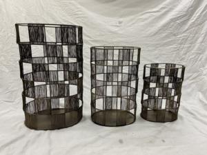 Juego de 3 Faroles Decorativos Sonnet Hechos a Mano de Metal con Forma Ovalada, Estilo Navideño, Portavelas de Hierro y Vidrio para Decoración del Hogar y Jardín - Product Image 3