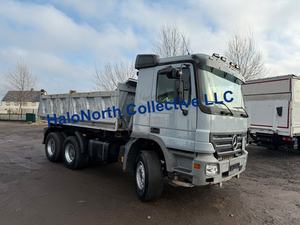Camion benne diesel d'occasion 2006 pour Mercedes-Benz Actros 2644 6x4, transmission manuelle, norme Euro 2, conduite à gauche, pour exploitation minière - Product Image 2
