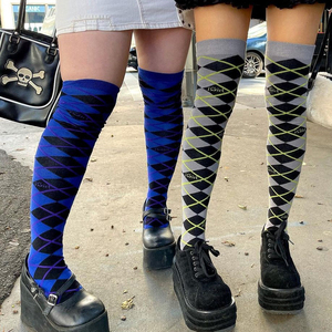 Chaussettes Argyle au-dessus du genou pour femmes, service OEM avec logo et design personnalisés, utilisation quotidienne en automne, spandex/nylon/coton - Product Image 3