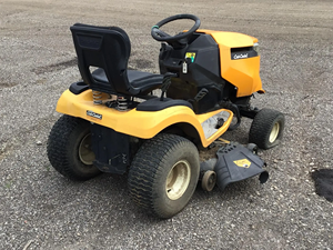 Tractor Cortacésped Industrial Cub Cadet XT1 LT46 Serie Enduro de 24HP y 4 Tiempos, Ideal para Jardines Grandes, Superventas - Product Image 6