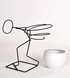 Las macetas hechas a mano de Metal Mini Bowl elevan su espacio con diseños de moda macetas colgantes para balcón sala de estar - Product Image 1