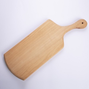 Planche à découper rectangulaire en bois de hêtre de 50x18 cm avec poignée - Plateau de service en bois massif naturel - Ustensiles de cuisine écologiques - Product Image 3