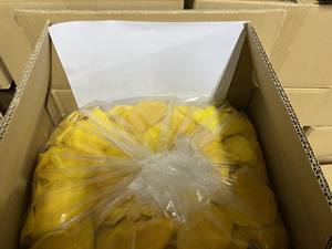 La mangue séchée n'est pas trop sèche et souple et conserve toujours la couleur jaune naturelle de la mangue. - Product Image 6
