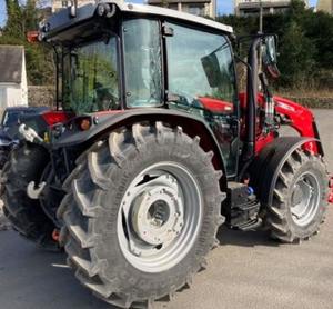Massey Ferguson 4710M 'd2' รถตักดินเครื่องจักรการเกษตรที่มีประสิทธิภาพสูง - Product Image 3