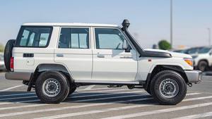 APPENA ARRIVATO: Auto Usata 2024 TOYOTA Land Cruiser HardTop 4.5L Diesel Manuale V8 SUV, pronta per la spedizione - Product Image 3