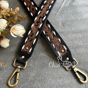 กระเป๋าหนังฟอกมือสไตล์ตะวันตกสายหนังวัวสำหรับกระเป๋าสีดำ - Product Image 1