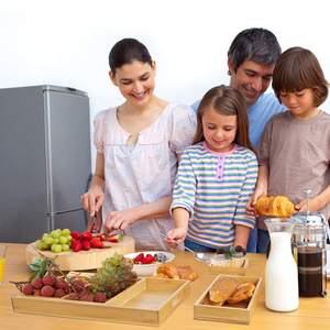 Bandeja de Madera Ecológica Hecha a Mano para Servir Alimentos, Bebidas y Aperitivos - Uso en el Hogar, Restaurantes y Hoteles - Apta para Lavavajillas - Product Image 2