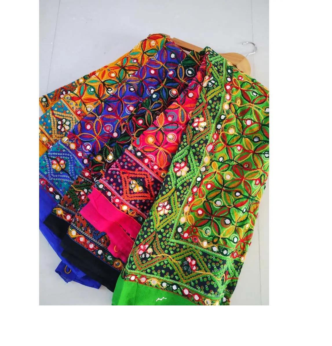 Berbagai warna dari Dupatta katun bordir etnis tradisional untuk wanita syal musim panas Multi Warna Fulkari Indian Dupatta