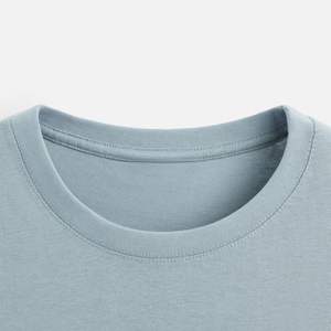 Camiseta Formal de Manga Corta con Cuello Redondo para Hombre BlanqWear, Ajuste Holgado, 100% Algodón Premium de 280g, Antibacteriana y de Secado Rápido - Product Image 5