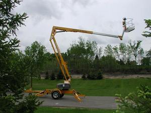 รถกระเช้าไฟฟ้าแบบลากจูง แพลตฟอร์มยกคนทำงาน รถกระเช้าบูมแบบลากจูง รับน้ำหนัก 1000 กก. สูง 3.4 ม. สำหรับงานบนที่สูง - Product Image 6