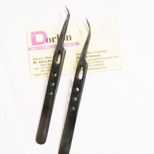 Vente en gros de pinces à cils Plasma noir en acier inoxydable de haute qualité avec logo personnalisé trous conception poignée pince à épiler extension de cils - Product Image 1