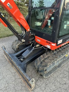 Mini-excavatrice Kubota U27-4, excavatrice sur chenilles, cabine fermée, chenilles en acier, excavatrice Kubota à vendre - Product Image 6