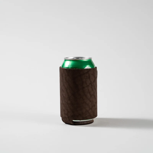 Accesorio personalizado de cuero de grano completo para hacer cola, barbacoas en el patio trasero, Enfriador de latas deportivas para exteriores - Product Image 1