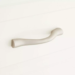 Poignée élégante de tirage d'armoire incurvée en or design ergonomique élégant finition durable parfaite pour les armoires à tiroirs et les armoires - Product Image 4