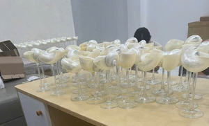 Copas de vino de conchas marinas talladas en conchas de nácar para la elegancia de la mesa de comedor y el uso en restaurantes de Vietnam por 99 Gold Data - Product Image 1