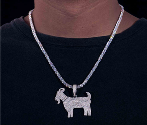 Pendentif de style hip-hop avec un pendentif en forme de chèvre mascotte en moissanite et diamant, serti en canal - Product Image 4