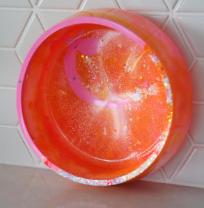 Cuencos para Servir y Decorativos, Hechos a Mano, de Resina Única con Detalles Intrincados y Atractivo Moderno, Clásico Rojo para Bodas - Product Image 1