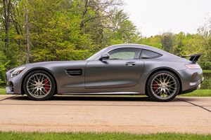 Mercedes-AMG GT C Coupé 2018 Usado en Excelentes Condiciones, 31k Millas, Motor V8 Twin-Turbo, Paquete AMG Dynamic Plus, Tuning ECU AlpineMMS Stage 2 - Product Image 2