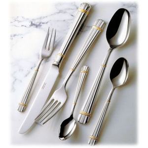 Juego de cubiertos con asas doradas de diseño hecho a mano de primera calidad con diseño y material extra premium a un precio muy asequible - Product Image 4