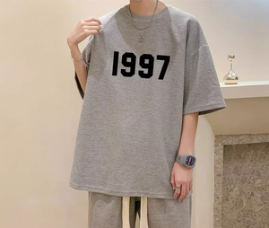 ชุดกีฬาสองชิ้นสำหรับฤดูร้อนของผู้ชายเสื้อยืดวาฟเฟิลแขนสั้นทรงหลวมสไตล์ลำลองแนววินเทจแบบถัก - Product Image 2