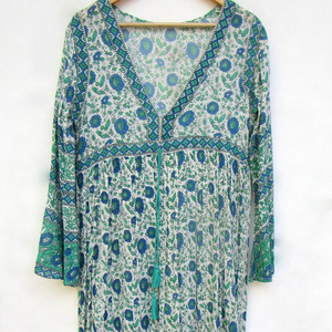 ผ้าฝ้ายดีไซน์ธรรมชาติ ชุดเดรสยาวพิมพ์ลายสไตล์ตะวันตกทันสมัยสำหรับผู้หญิง สาวๆ  พร้อมสี ขนาด และชุดต่างๆ ที่สามารถปรับแต่งได้ - Product Image 1