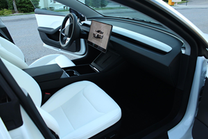 Voiture électrique Tesla Model 3 berline blanche 2025, phares LED, pneus R19 - Product Image 3