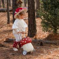 Meilleure vente de corbeille à fruits tressée en rotin en forme de champignon paniers à roulettes portables joli sac cadeau pour enfants