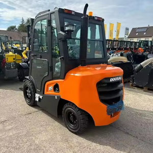 Chariot élévateur à palettes manuel de 2 tonnes avec chauffage à courant alternatif 4WD à usage extérieur Garantie 1 an - Product Image 1